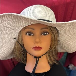 Columbia Wide Brim White Sun Hat